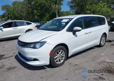 2017 Chrysler Pacifica Touring z USA, uszkodzony, nr VIN 2C4RC1DG6HR831175